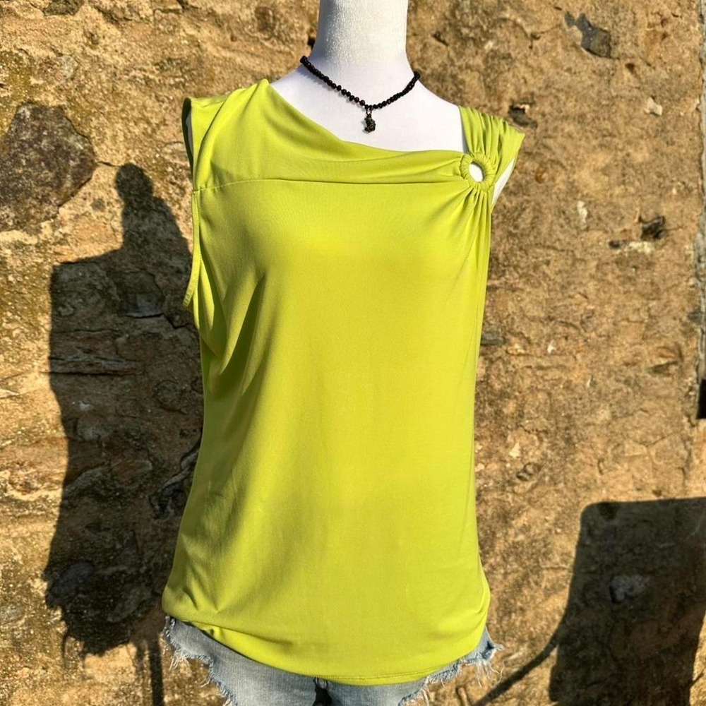 Premise lime green asymmetrical top with button detail Size L - Picture 2 of 3